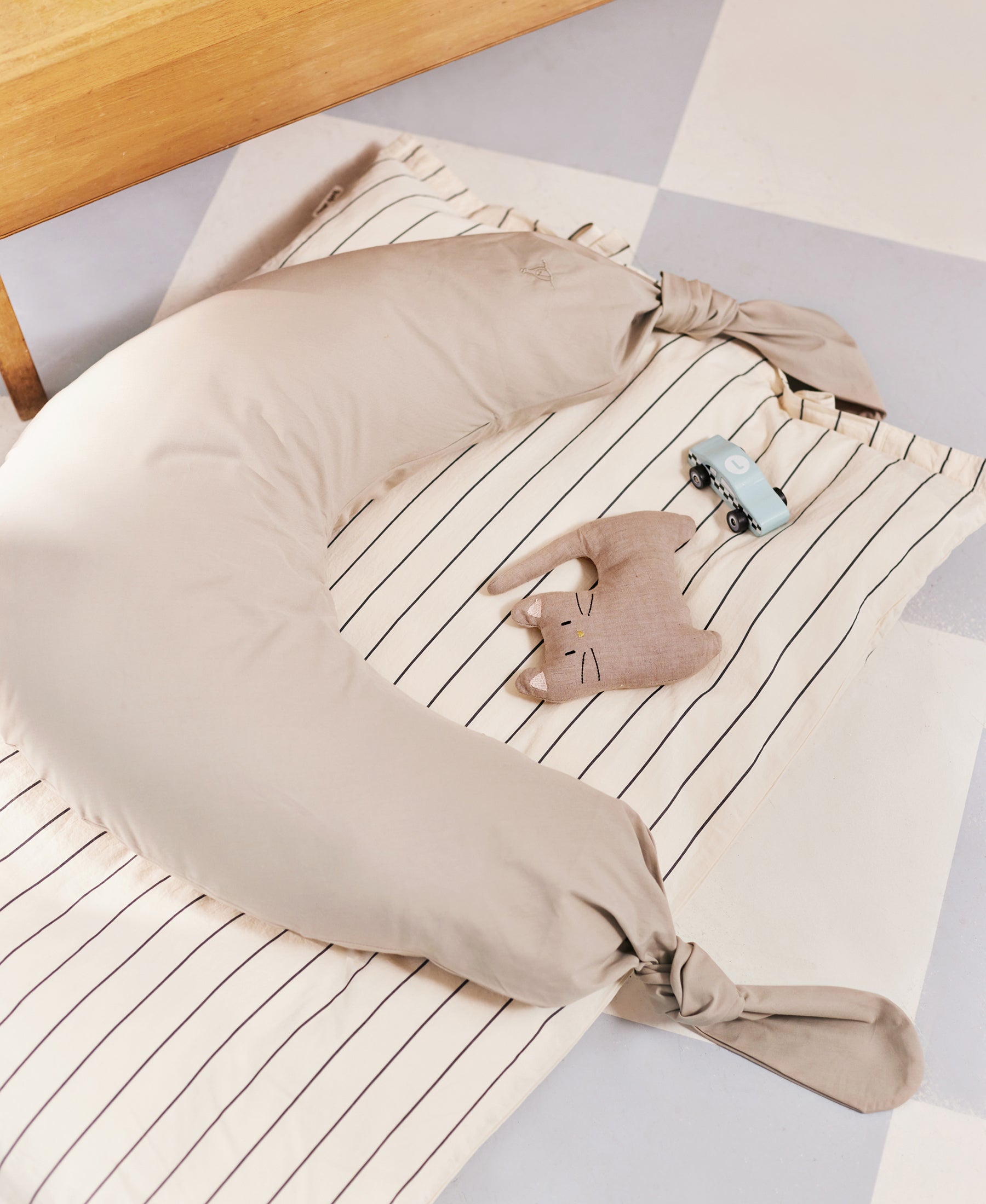 Nami Nursing Pillow, Little Mouse