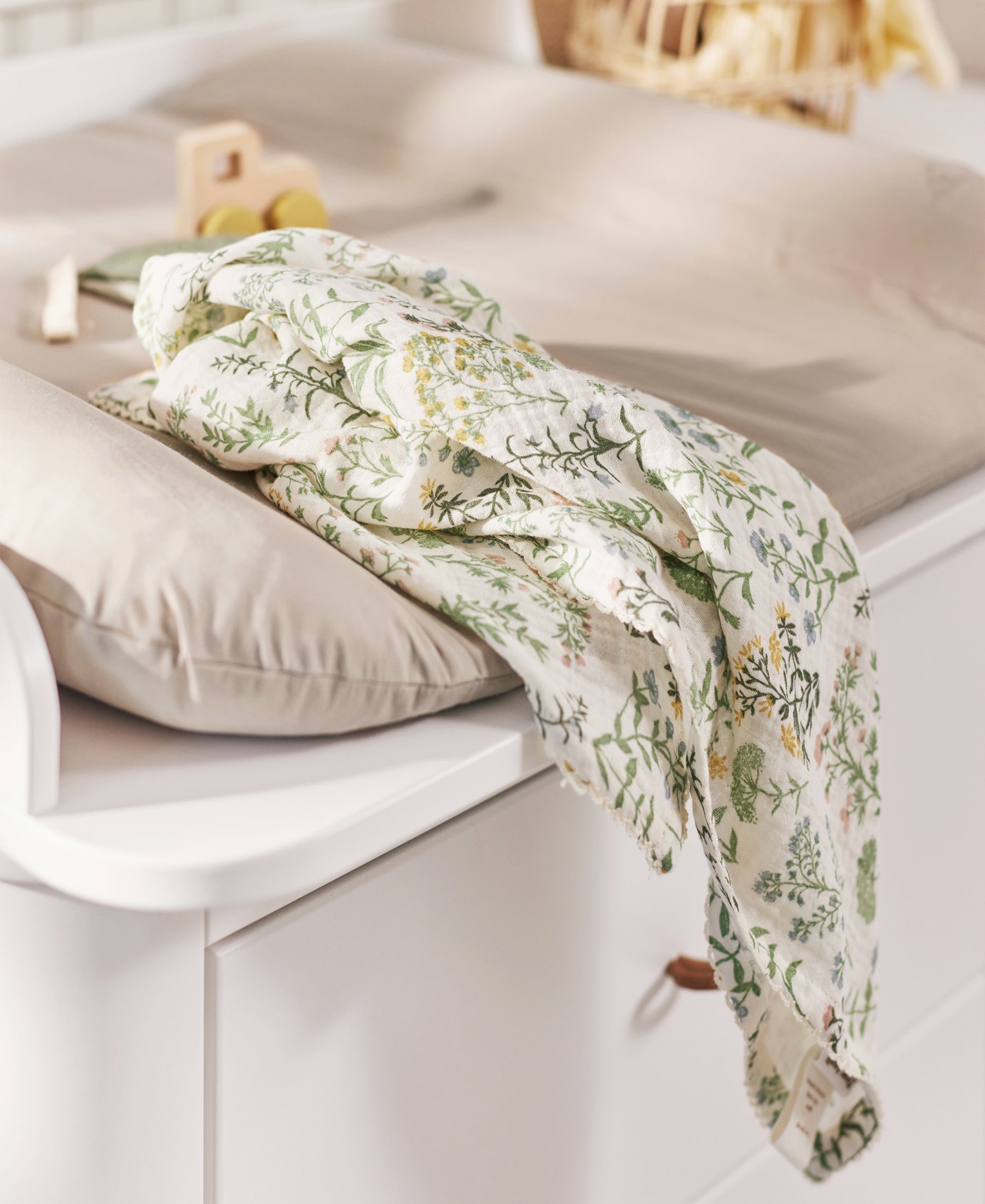 Mio Muslin Cloths, Summer Flowers