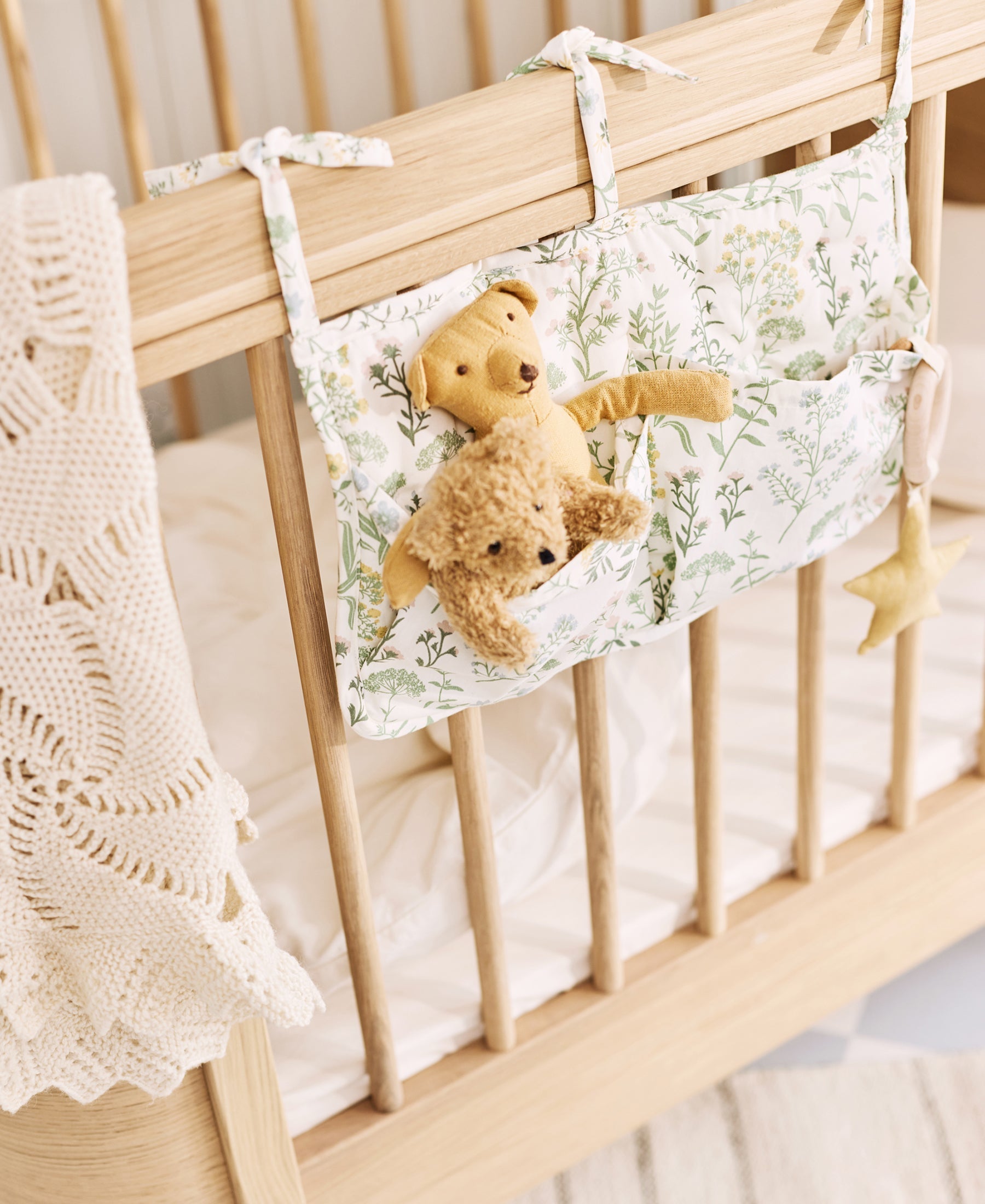 Polly Bed Pockets, Summer Flowers