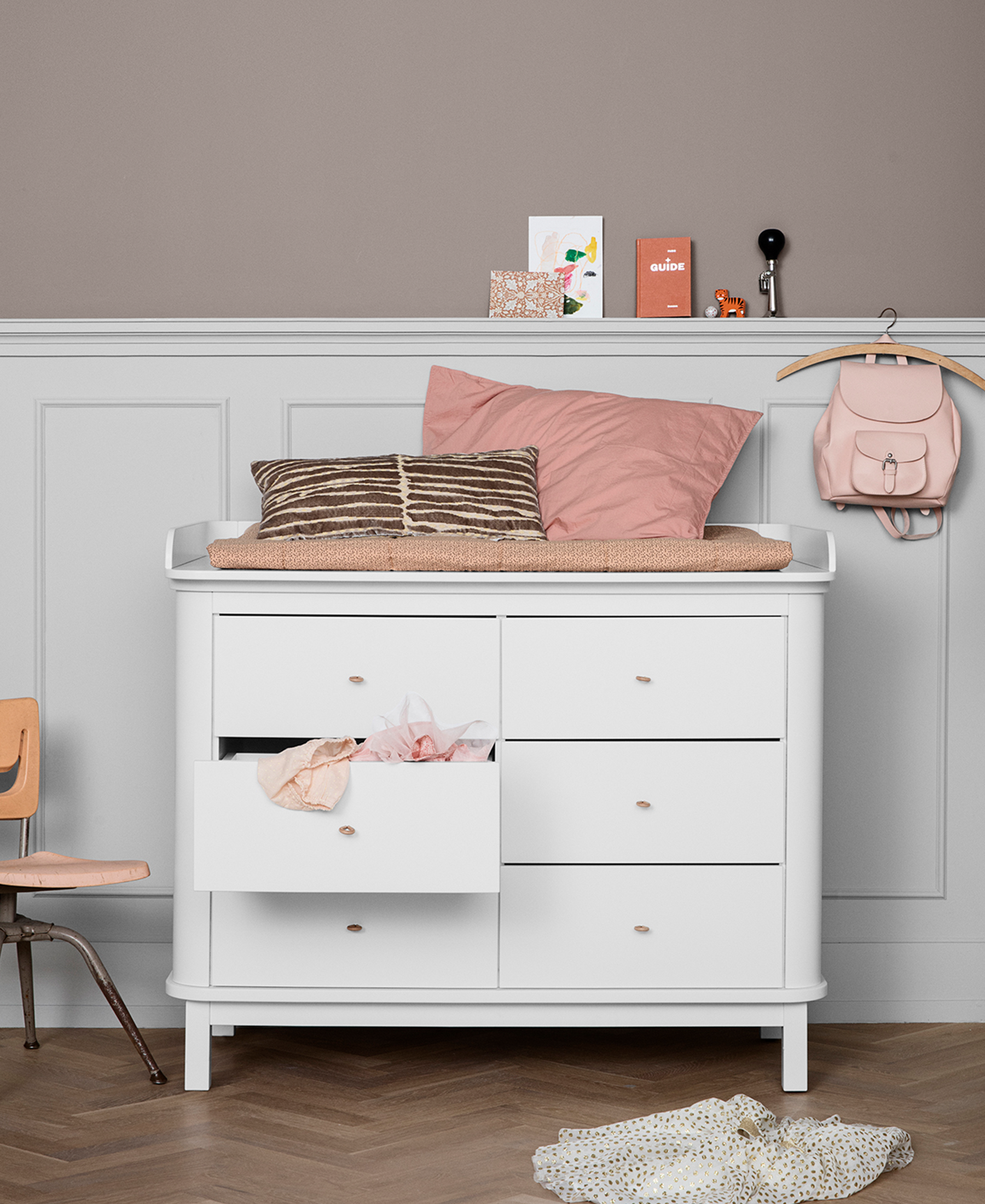Wood nursery dresser 6 drawers, white