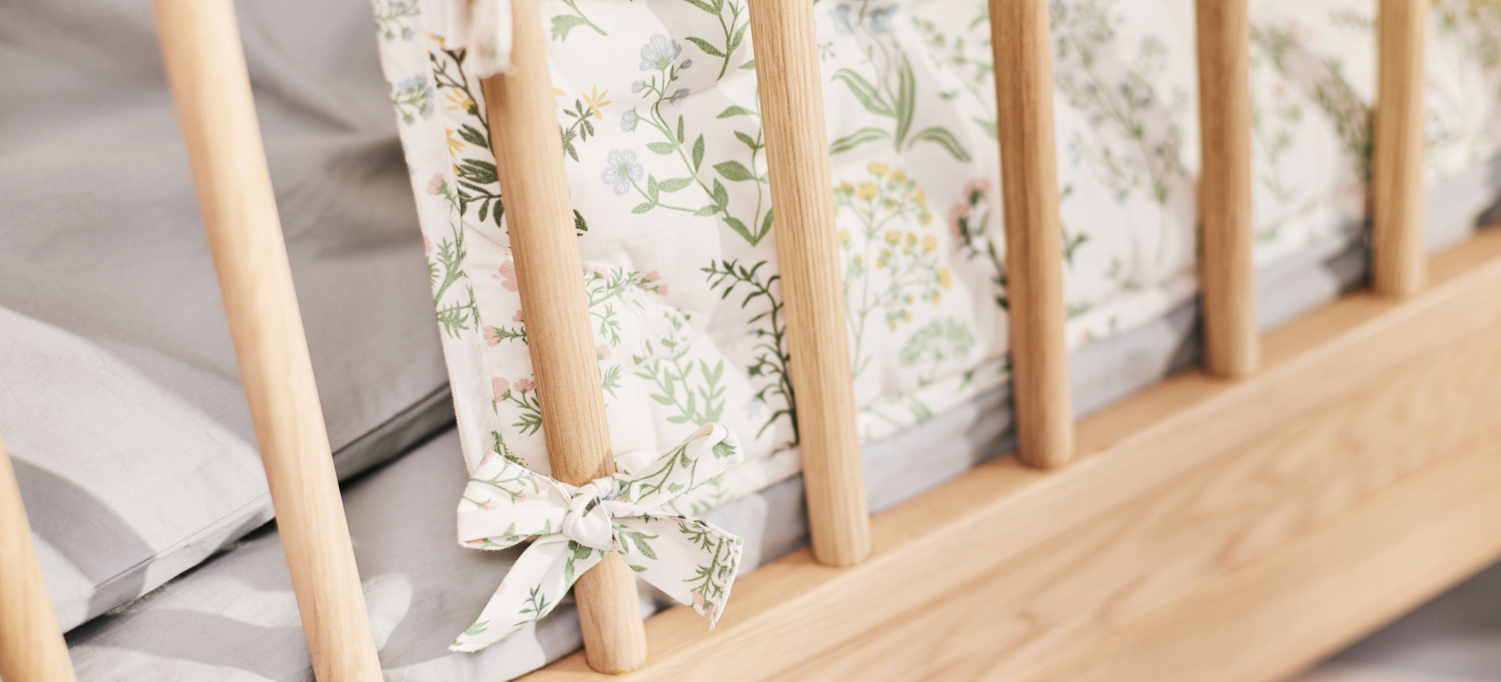 Floral cot bumper sale