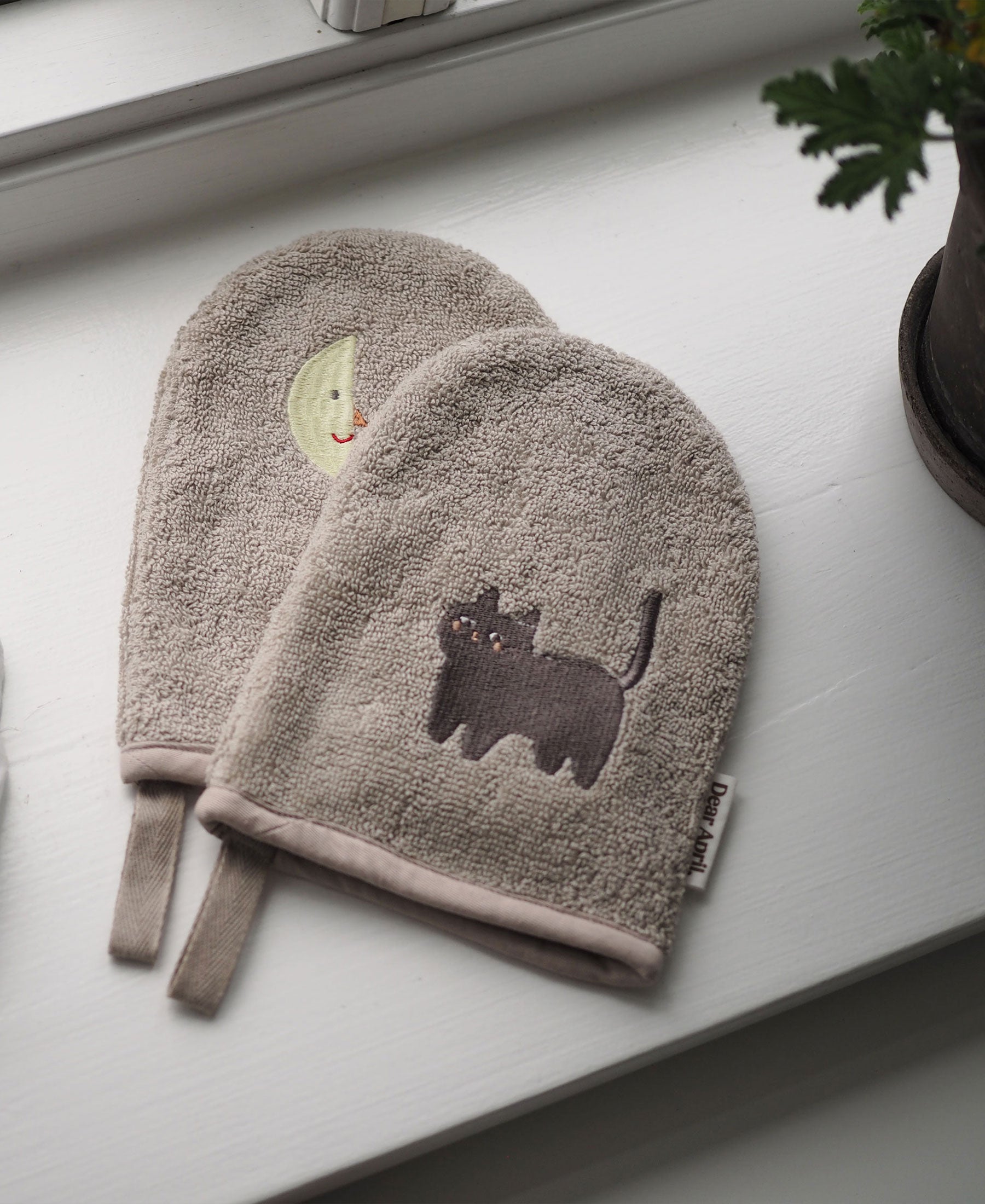 Paw Bath Gloves, Moon Cat