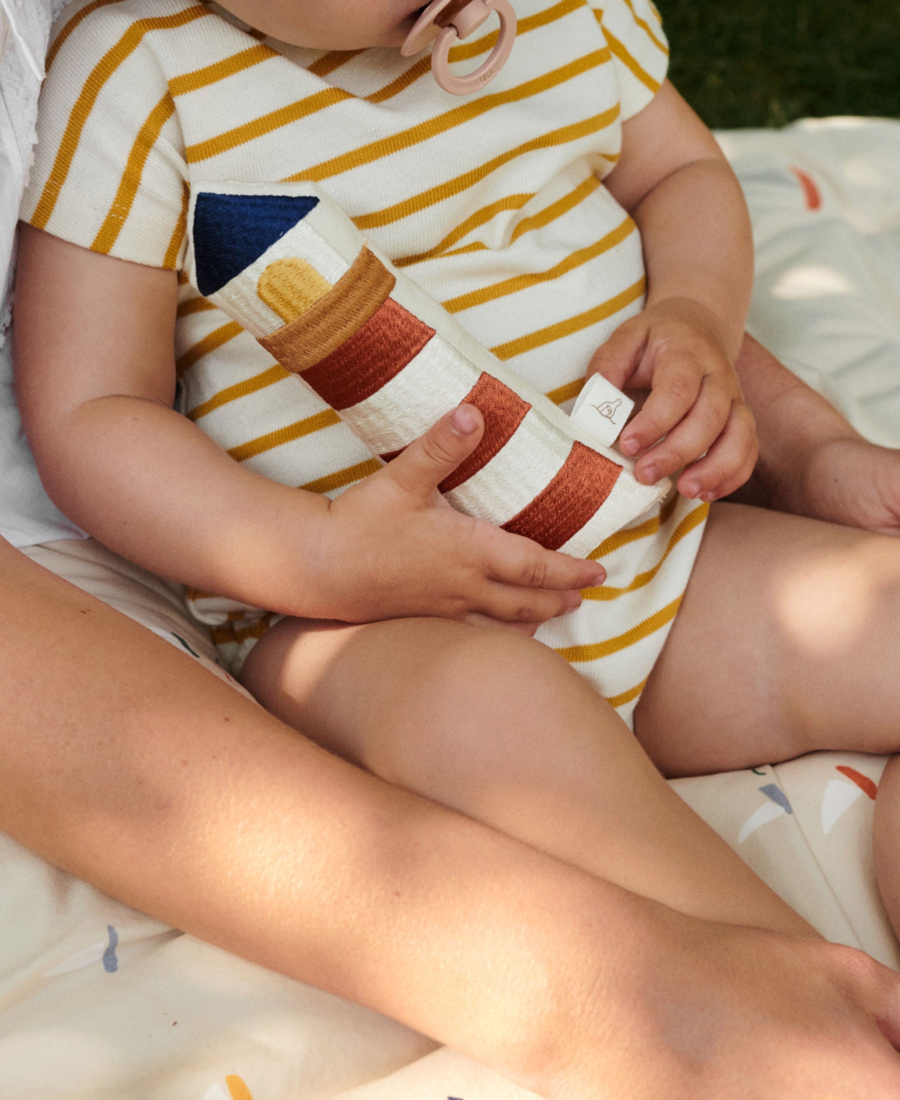 Klint Lighthouse Rattle, Off-white/Multi-coloured