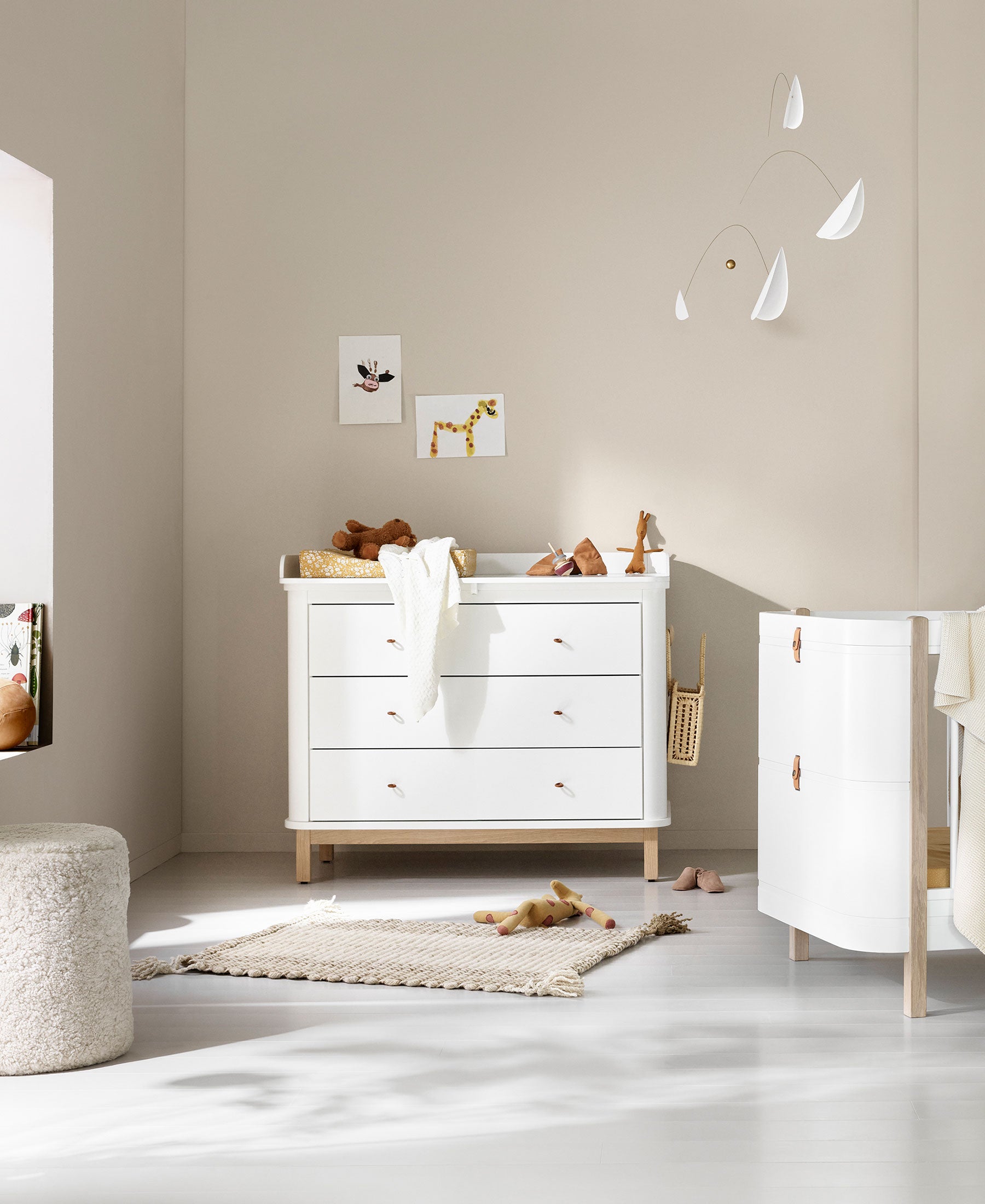 Wood nursery dresser 3 drawers, white/oak