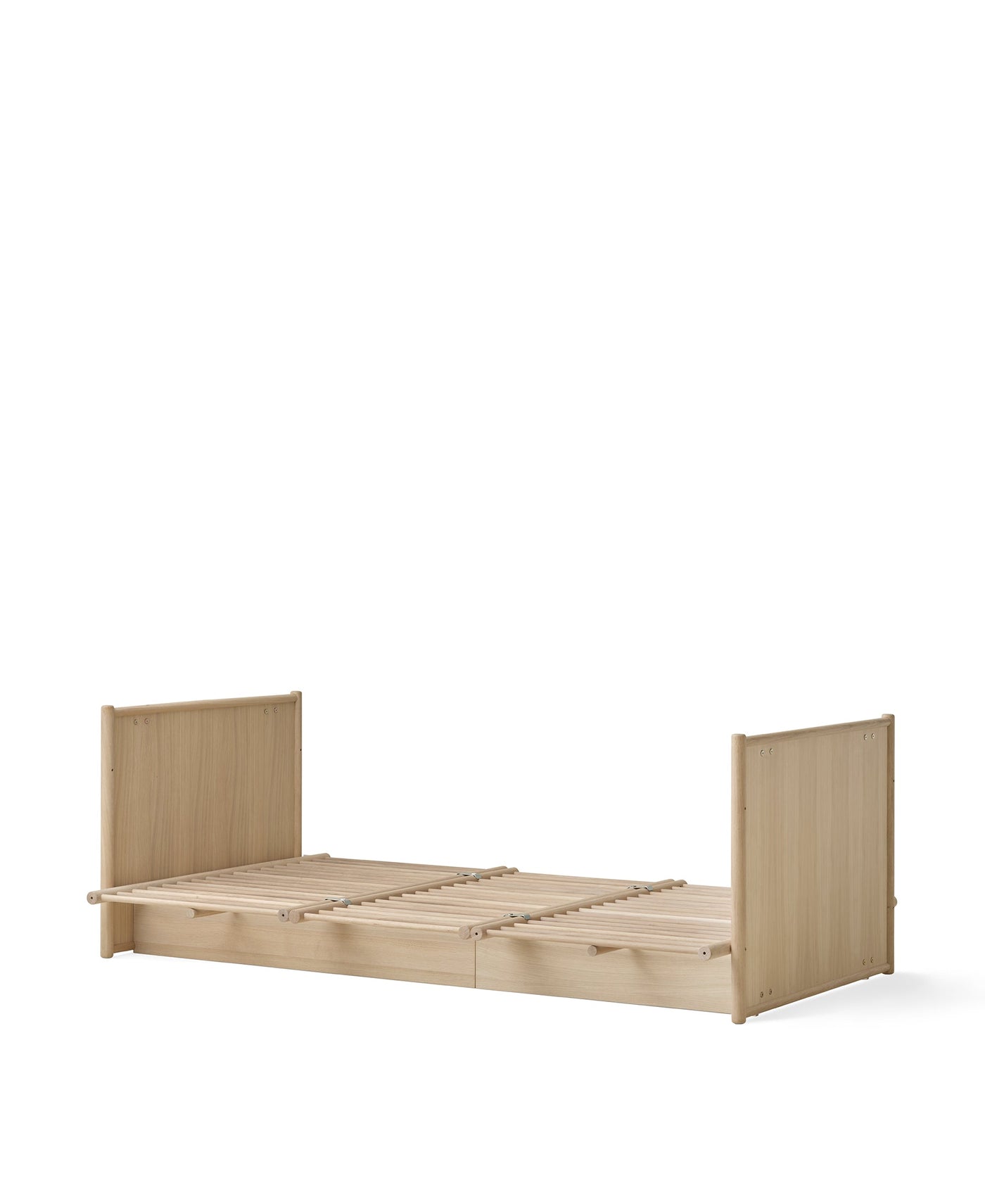 Camp Novel bed detail