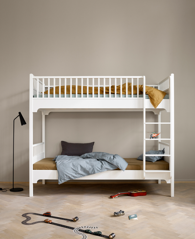 Seaside Classic bunk bed with vertical ladder