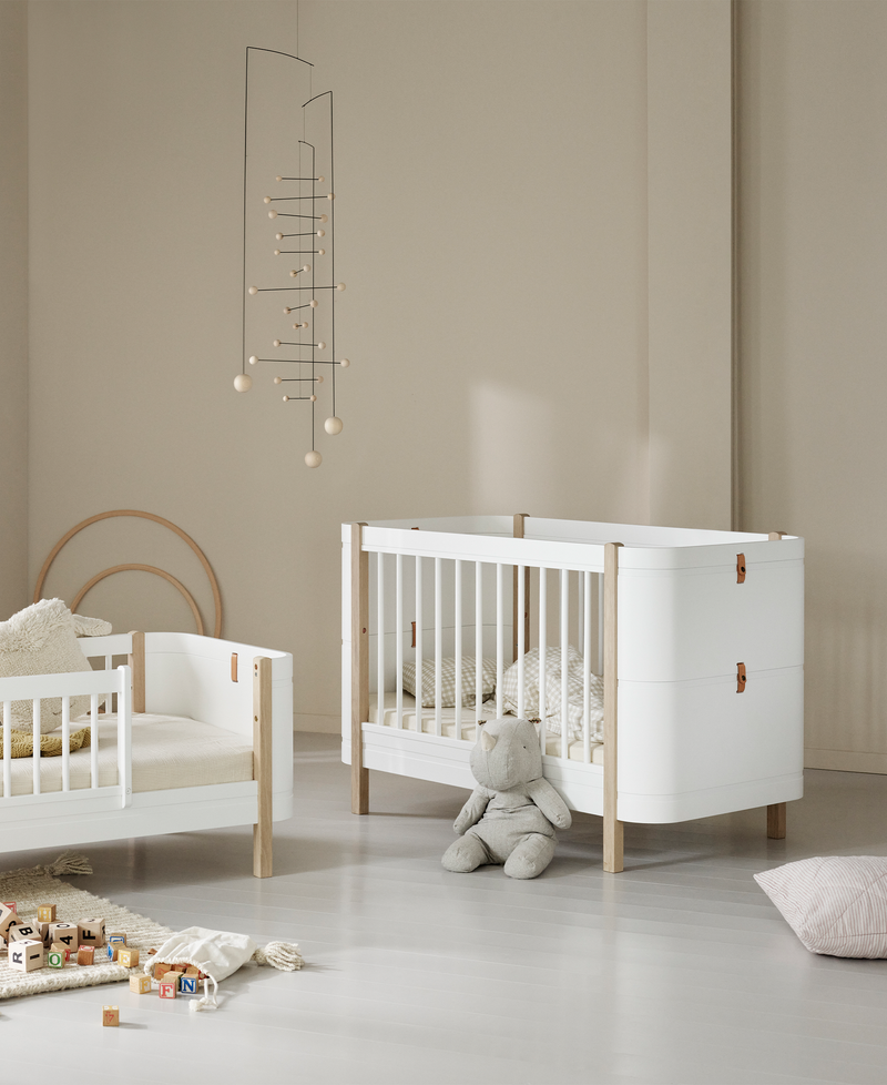 Wood Mini+ cot bed incl. junior kit, white/oak