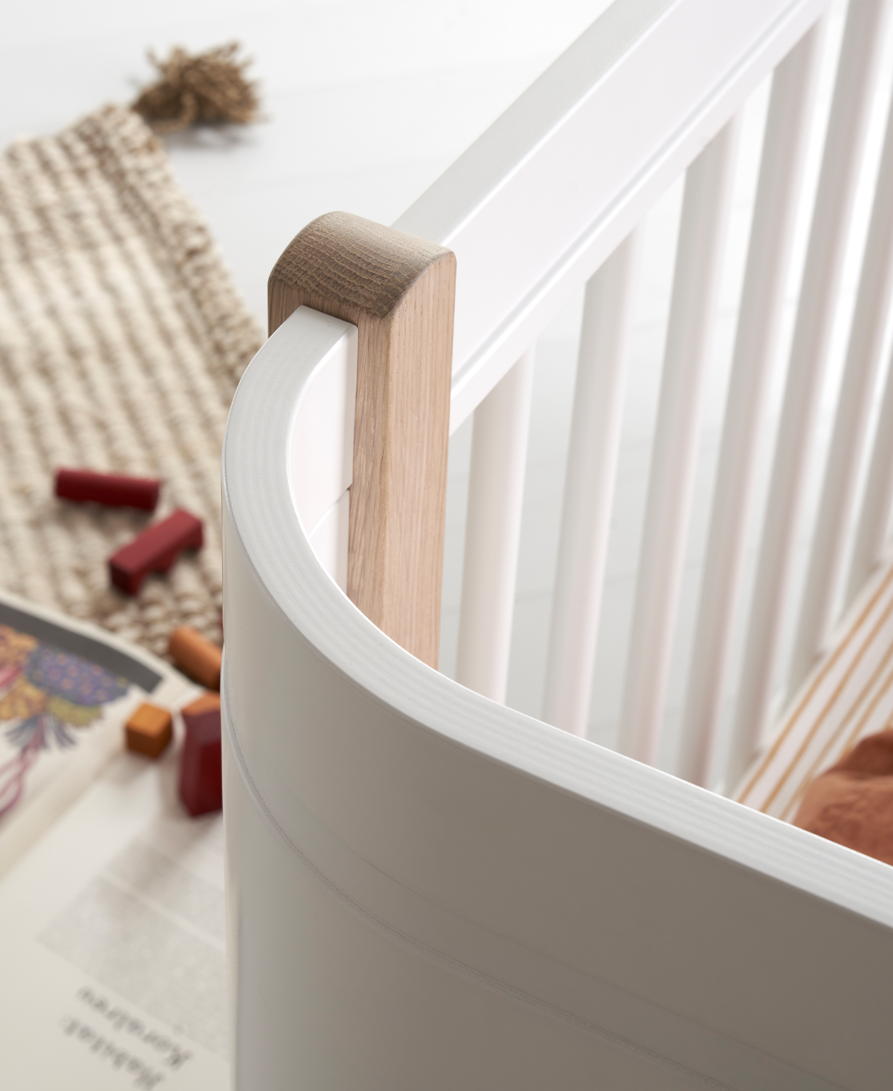 Wood Mini+ cot bed incl. junior kit, white/oak